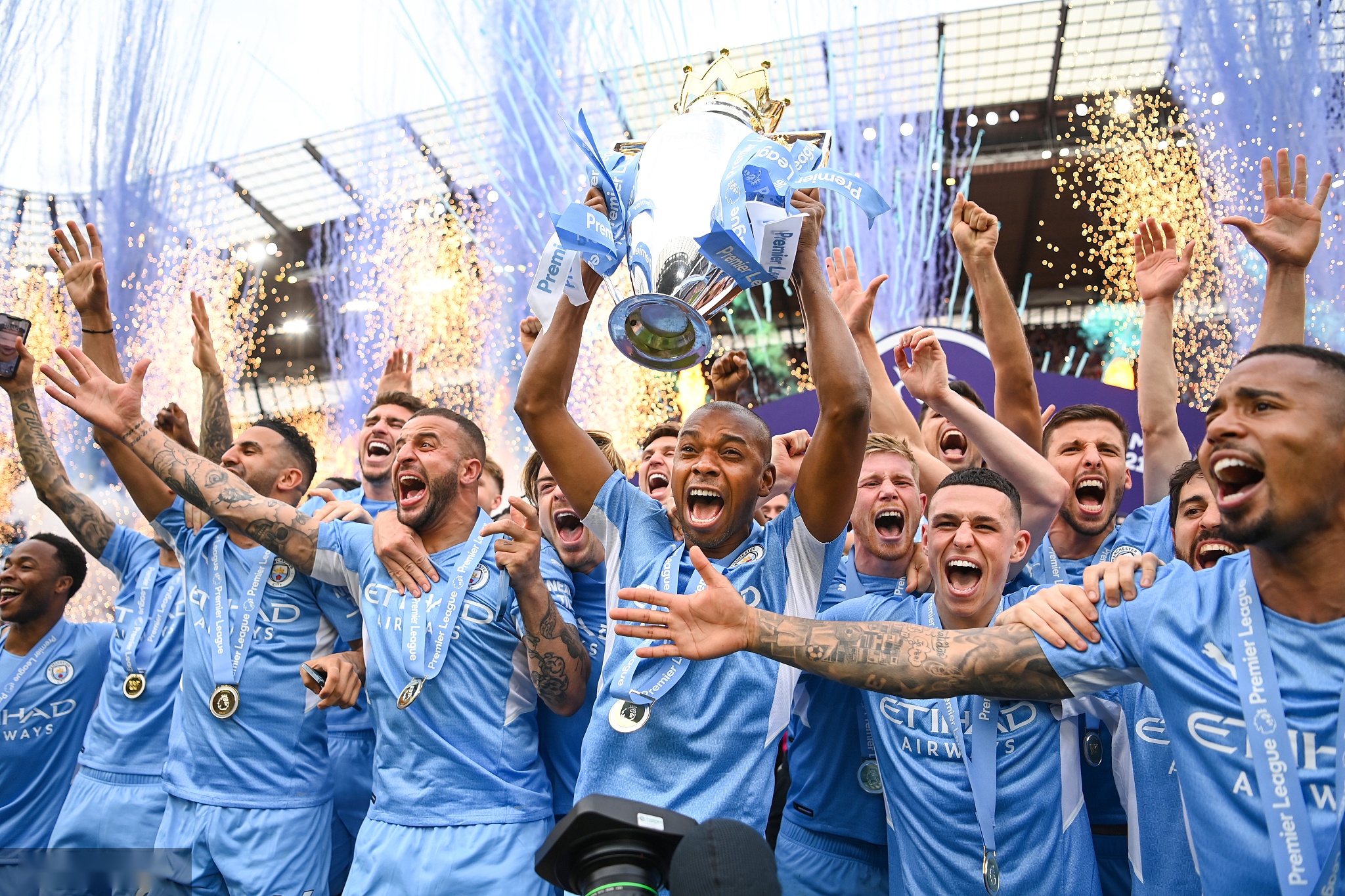 禁区外围的 禁区外围的